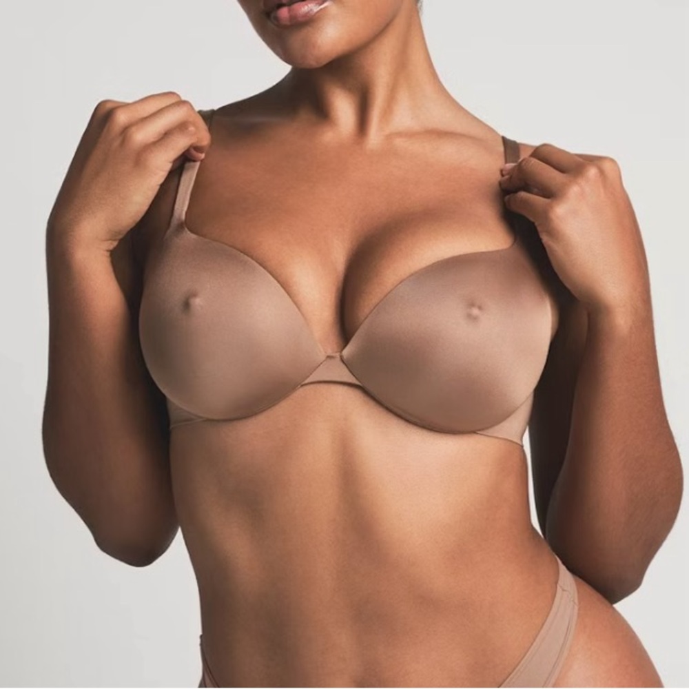 NWT Skims Ultimate Nipple Push-Up Bra